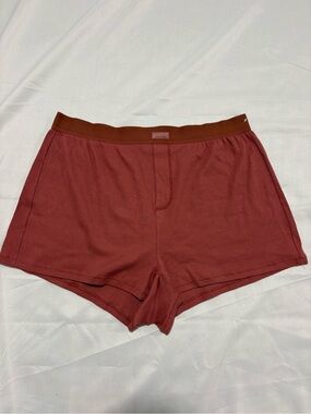 SKIMS Women's Ribbed Lounge Shorts in Rust